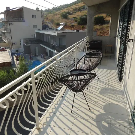 Apartment House Ema - With 11 Kw Ev Station *
