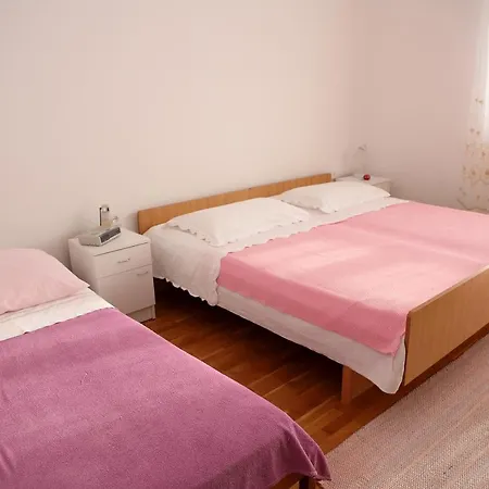 House Ema - With 11 Kw Ev Station Apartamento *